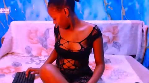 ebonypretty4u online show from 13, 10, 2025