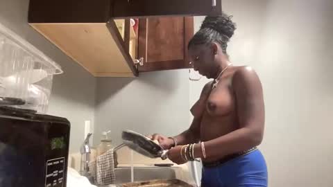 Snapshot of ebonyprincesskaykay chatting on 21, 10, 2025 EbonyPrincessKayKay online show from 21, 10, 2025