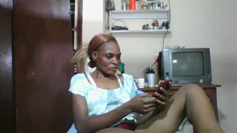 Snapshot of ebonyqueen4 chatting on 12, 10, 2025 JACKLINE online show from 12, 10, 2025