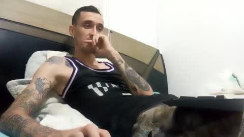 Snapshot of ed_big_cock chatting on 19, 11, 2025 Edd Gallego online show from 19, 11, 2025