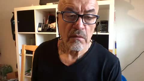 Snapshot of eddelmar chatting on 4, 1, 2025 eddelmar online show from 4, 1, 2025