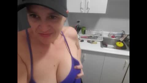 Snapshot of edgeofinsanity13 chatting on 26, 2, 2025 Angel online show from 26, 2, 2025