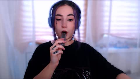 fickle demon made of clumps of matter online show from 16, 11, 2025