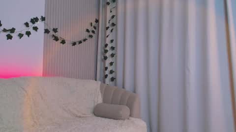 Lisa  online show from 25, 2, 2025