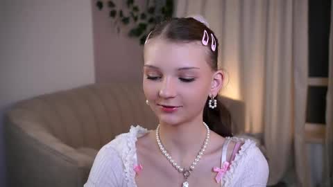 Snapshot of edithgalpin chatting on 18, 4, 2026 Lisa online show from 18, 4, 2026