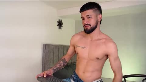 eevil_boys_77 online show from 20, 10, 2025