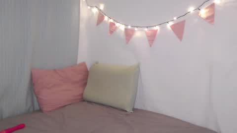 Snapshot of effa__laska chatting on 20, 12, 2025 effa__laska online show from 20, 12, 2025