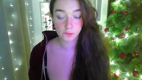 Snapshot of effie_balconii chatting on 26, 12, 2024 effie_balconii online show from 26, 12, 2024