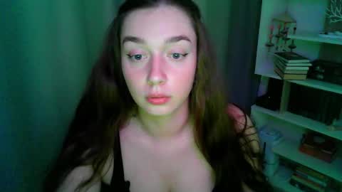 Snapshot of effie_balconii chatting on 13, 9, 2025 effie_balconii online show from 13, 9, 2025