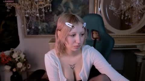 effiemeowley online show from 4, 3, 2026