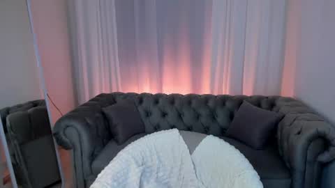 Effie Mur online show from 11, 6, 2026
