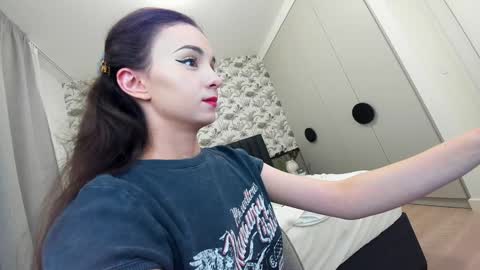 Erik and Alice online show from 4, 3, 2025