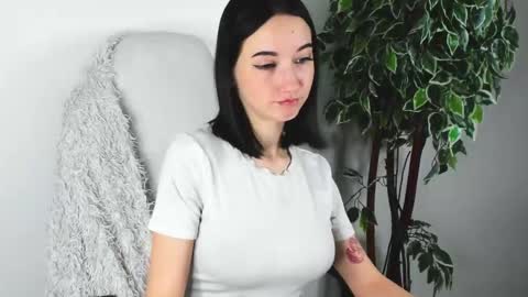 eileenmoores online show from 1, 11, 2025