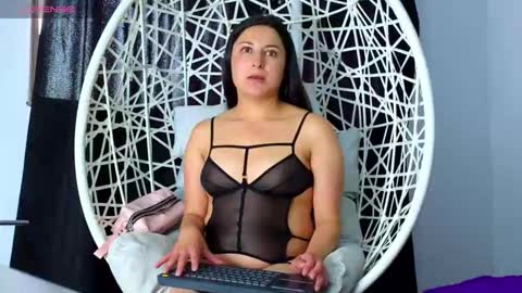eimy__cute online show from 21, 10, 2025