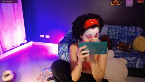 Ela  Help me reach 100 thumbs up online show from 8, 3, 2025