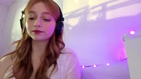 Snapshot of eladiapargo chatting on 17, 10, 2025 Maya online show from 17, 10, 2025