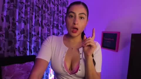 Elaia online show from 6, 11, 2025