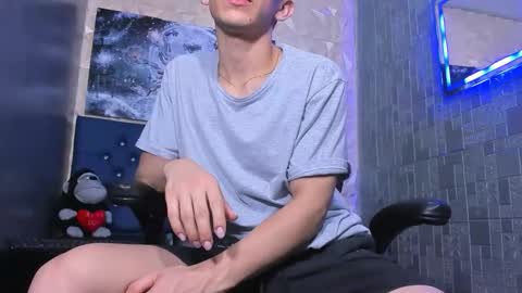 Elan Giralon online show from 10, 4, 2026