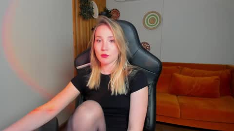 elaravoltage online show from 5, 4, 2026