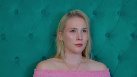 elaravoltage online show from 4, 6, 2026