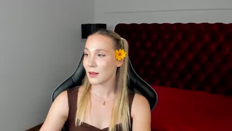 elaravoltage online show from 8, 7, 2026