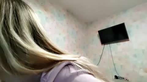 Snapshot of elaynecinco chatting on 25, 2, 2026 MIa online show from 25, 2, 2026