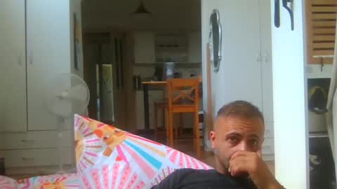 daniel18cmx online show from 14, 1, 2026