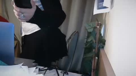 Snapshot of electrocute_me chatting on 6, 12, 2024 Julia Follow me on Onlyfansju grosroberts online show from 6, 12, 2024