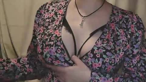 Snapshot of electrocute_me chatting on 4, 1, 2025 Julia Follow me on Onlyfansju grosroberts online show from 4, 1, 2025