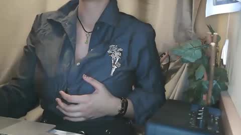 Snapshot of electrocute_me chatting on 5, 1, 2025 Julia Follow me on Onlyfansju grosroberts online show from 5, 1, 2025