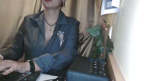 Snapshot of electrocute_me chatting on 5, 1, 2025 Julia Follow me on Onlyfansju grosroberts online show from 5, 1, 2025