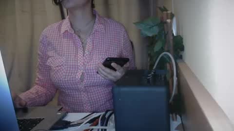 Snapshot of electrocute_me chatting on 7, 2, 2025 Julia Follow me on Onlyfansju grosroberts online show from 7, 2, 2025