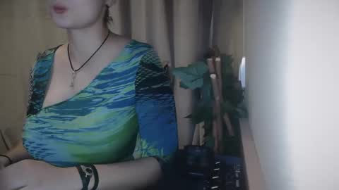Snapshot of electrocute_me chatting on 5, 3, 2025 Julia Follow me on Onlyfansju grosroberts online show from 5, 3, 2025
