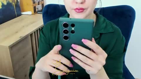 Snapshot of eleganzavogue chatting on 12, 5, 2026 eleganzavogue online show from 12, 5, 2026