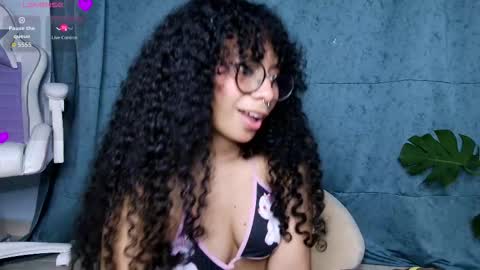 Snapshot of elektra_williams chatting on 8, 10, 2025 elektra_williams online show from 8, 10, 2025