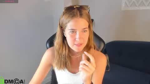 Snapshot of elena_grace chatting on 9, 6, 2026 Jenny online show from 9, 6, 2026