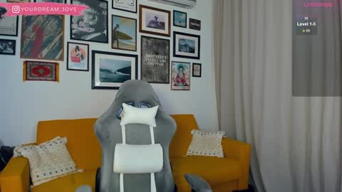 Snapshot of elenalooove chatting on 6, 2, 2025 Elena insta yourdream 1ove online show from 6, 2, 2025