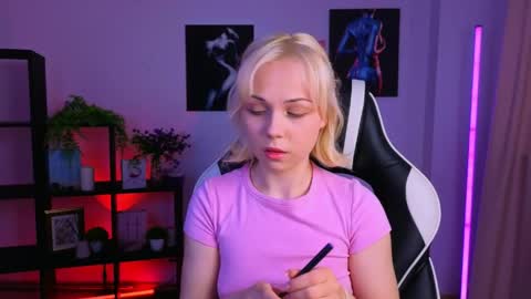 elenamonroe_ online show from 4, 4, 2026