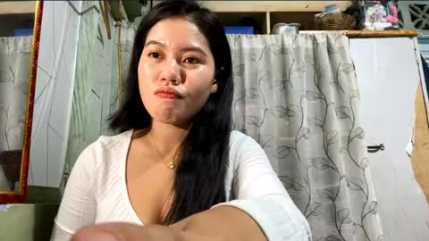 Snapshot of elenihaynam chatting on 13, 5, 2026 Amelia online show from 13, 5, 2026