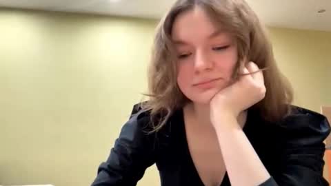 Mila online show from 2, 3, 2026