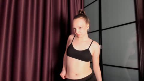 Ella online show from 10, 12, 2024