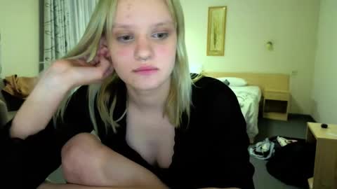 elieiza_xo online show from 26, 5, 2026