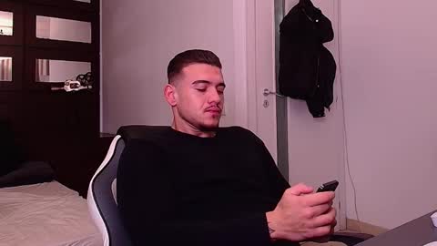 ElijahThorne online show from 19, 12, 2025