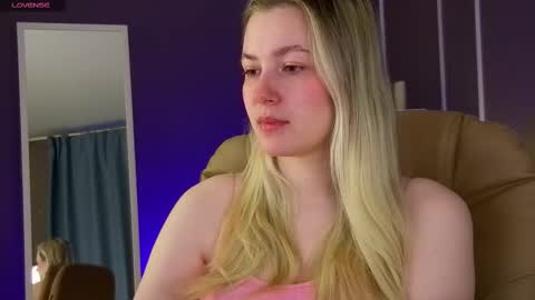 Snapshot of elina_nortas chatting on 9, 3, 2025 Elina online show from 9, 3, 2025
