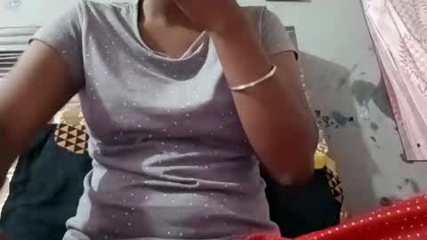 elina_roy03 online show from 8, 10, 2025