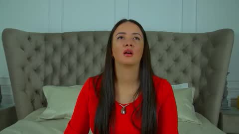 ElinaBellucci online show from 5, 2, 2026