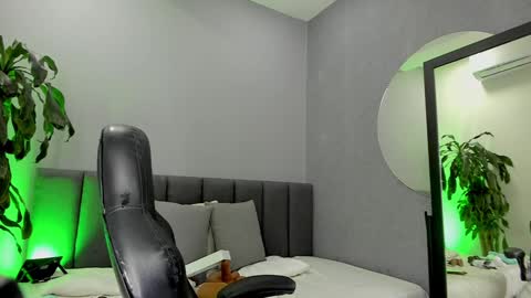 Elisa online show from 19, 1, 2025