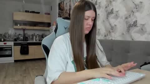 Aletta Oushen online show from 1, 12, 2025