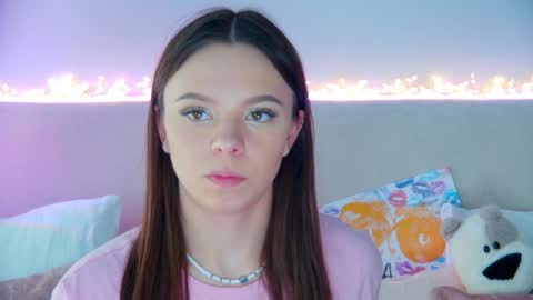 ElisabethDavis online show from 1, 2, 2025