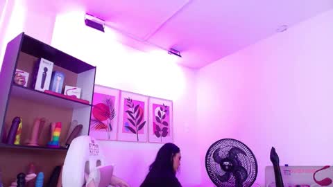 Snapshot of elisce_cloudd chatting on 15, 11, 2025 Elisce cloud online show from 15, 11, 2025